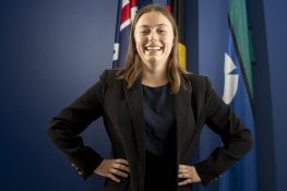 21 سالہ شارلٹ واکر آسٹریلیا کی سب سے کم عمر خاتون سینیٹر منتخب