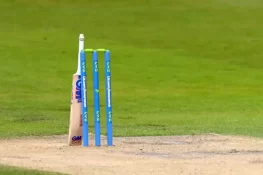 کرکٹ کی تاریخ کا انوکھا ریکارڈ: پوری ٹیم صرف 2 رنز پر آل آؤٹ