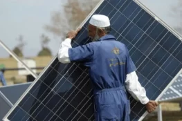 حکومت کا ای چارجنگ اسٹیشنز پر سولر پاور سسٹم نصب کرنے کا فیصلہ