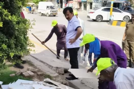 جہلم: ستھرا پنجاب مہم پر عملدرآمد، ڈپٹی کمشنر میثم عباس کا عملی اقدام