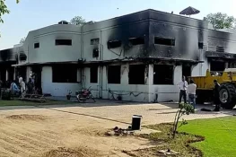جناح ہاؤس حملہ کیس: پی ٹی آئی کے 254 رہنماؤں اور کارکنوں پر فرد جرم عائد