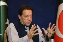 عالمی حالات کے پیش نظر عمران خان نے احتجاجی تحریک دو ہفتوں کے لیے مؤخر کر دی