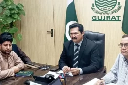 گجرات میں سیوریج، ڈرینج اور عیدالاضحی صفائی پلان پر تیزی سے کام جاری، ڈپٹی کمشنر