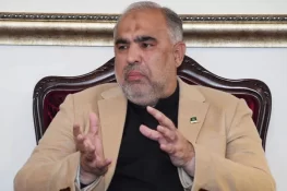 حکومت کو ٹف ٹائم دیں گے، کسی بھی قربانی سے دریغ نہیں کریں گے، اسد قیصر