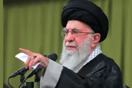 اسرائیل اور امریکا کو جوہری تنصیبات پر حملوں کا جواب ضرور ملے گا، علی خامنہ ای