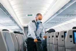 امریکی شہری کا ائیر لائنز کو چکما، جعلی فلائٹ اٹینڈنٹ بن کر 120 بار مفت سفر