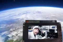 گھر بیٹھے خلا میں سیلفی کیسے لی جاسکتی ہے؟ دلچسپ طریقہ جانیے