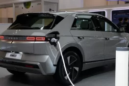 پنجاب میں الیکٹرک گاڑیوں کے لیے سبز نمبر پلیٹس کا اجرا