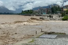 سوات: متاثرہ فیملی کے کھانے والے ہوٹل کو انتظامیہ نے گرا دیا