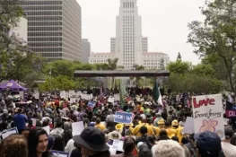 کیلیفورنیا کا ٹرمپ انتظامیہ پر مقدمہ، نیشنل گارڈز کی تعیناتی غیرقانونی قرار