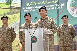 قوم کے بچوں کے خون کا حساب چکایا جا چکا ہے، فیلڈ مارشل عاصم منیر کا ایل او سی پر جوانوں سے خطاب