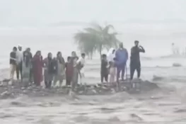 دریائے سوات میں سیلابی ریلہ، 18 سیاح ڈوب گئے، 7 جاں بحق، 11 لاپتہ