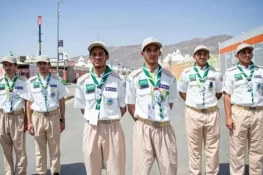 تین جڑواں سعودی بھائیوں کے جوڑوں نے حج 2025 میں خدمتِ حجاج کے جذبے سے سب کے دل موہ لیے