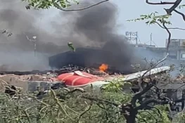 احمد آباد میں ایئر انڈیا کا طیارہ تباہ، 100 سے زائد افراد ہلاک