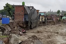 ہماچل پردیش میں بادل پھٹنے سے سیلاب، 2 افراد ہلاک، 10 لاپتا