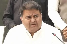 فواد چودھری کی بانی پی ٹی آئی سے سیاسی قیادت آگے لانے کی اپیل