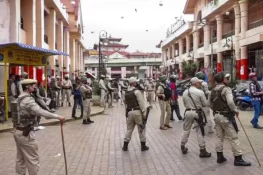 منی پور میں حالات کشیدہ، کرفیو نافذ، انٹرنیٹ بند، مظاہرے شدت اختیار کرگئے