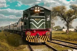 عید پر پاکستان ریلوے کا عوام کے لیے تحفہ: خصوصی ٹرینیں اور کرایوں میں رعایت