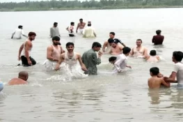 سرائے عالمگیر: اپر جہلم نہر میں نہاتے درجن بھر منچلے گرفتار
