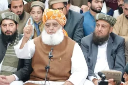 حکومت کی پالیسیوں سے غربت بڑھی، بے روزگاری برداشت نہیں: فضل الرحمٰن