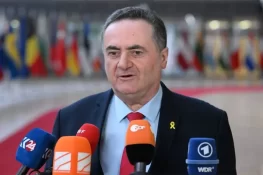 اسرائیلی وزیر دفاع کی خامنہ ای کو شہید کرنے کی براہ راست دھمکی