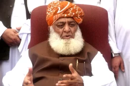 نہ دوستی، نہ دشمنی: مولانا فضل الرحمان کا پی ٹی آئی سے تعلقات پر اعتدال کا مشورہ