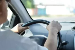 شہری بیوی کو ہائی وے کے گیس اسٹیشن پر بھول گیا، 300 کلومیٹر کے بعد خیال آیا