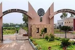 قائداعظم یونیورسٹی میں ہاسٹل خالی نہ کرنے پر 72 طلبہ گرفتار