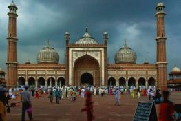 ممبئی میں مساجد پر لاؤڈ اسپیکر سے اذان پر پابندی، مسلمان عدالت پہنچ گئے