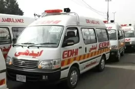 کراچی: نیشنل ہائی وے پر کوسٹر سے گر کر دو افراد جاں بحق