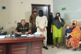 گجرات پولیس کا بروقت ایکشن، اغواء شدہ کم سن بچہ بحفاظت بازیاب