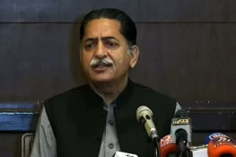 عمران خان آج بھی سسٹم کا حصہ بننے کو بے تاب ہیں، جاوید لطیف