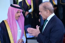 پاکستان اور سعودی عرب میں قیدیوں کا تبادلہ شروع، کتنے قیدی پاکستان پہنچے؟