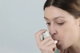 روزانہ میک اپ کا استعمال خواتین میں دمہ کے خطرات کو بڑھا سکتا ہے، تحقیق