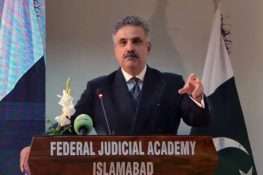 عدالتی نظام دو شفٹوں میں چلانے پر غور کررہے ہیں، چیف جسٹس یحییٰ آفریدی