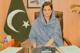 گجرات میں چینی کے نرخ مقرر، ڈپٹی کمشنر نورالعین کی زیر صدارت شوگر ڈیلرز کے ساتھ اہم اجلاس