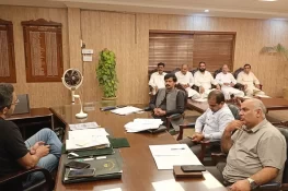 ڈپٹی کمشنر گجرات کی تاجروں سے ملاقات، مسائل حل کرنے کی ہدایت