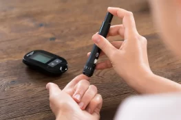 تنہائی اور اکیلے پن سے شوگر کا خطرہ بڑھتا ہے: نئی تحقیق