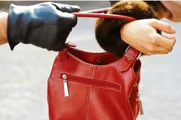 گجرات: ریلوے روڈ پر میاں بیوی سے غیر مسلح راہزنی، پرس چھین لیا گیا