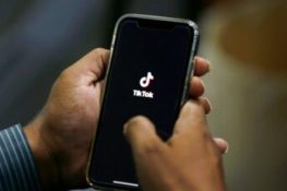 ٹک ٹاک اکاؤنٹ نہ ڈیلیٹ کرنے پر 16 سالہ بیٹی قتل ، باپ پر مقدمہ درج