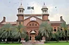 لاہور ہائیکورٹ نے سلمان شہباز پر مقدمہ درج کرنے کا حکم معطل کر دیا