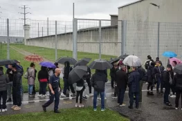 قیدی سوٹ کیس میں چھپ کر جیل سے فرار