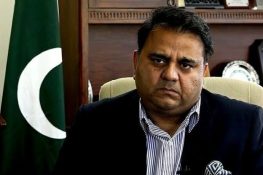 میرے پاس 50 کروڑ نہیں، ورنہ پی ٹی آئی میں واپس آجاتا: فواد چوہدری