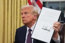 ٹرمپ کا کینیڈا پر تجارتی دباؤ میں اضافہ، 35 فیصد ٹیرف نافذ کرنے کا اعلان