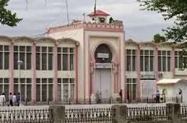 علیمہ خان نے عمران خان کے وکیل کو اڈیالہ جیل جانے سے روک دیا