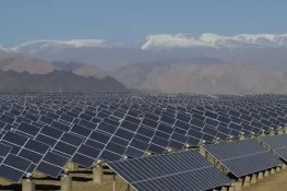 سولر پینلز کی درآمد کی آڑ میں منی لانڈرنگ، 13 جعلی کمپنیوں پر 111 ارب روپے کے جرمانے