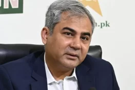 پہلی بار حکومت و اسٹیبلشمنٹ ایک پیج پر ہیں، کچھ لوگوں کو شدید تکلیف ہے، محسن نقوی