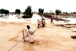 جہلم میں سیلاب کی سنگین صورتحال، ایس ایچ او سمیت 300 افراد پانی میں پھنس گئے، ایک کانسٹیبل بہہ گیا