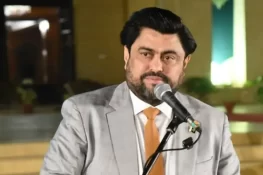 گورنر سندھ کا سانحہ لیاری کے متاثرین کے لیے 80 گز کے پلاٹ اور راشن کا اعلان