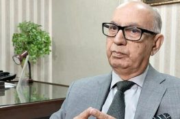 عدم اعتماد سے متعلق کوئی تجویز زیرِ غور نہیں، سینیٹر عرفان صدیقی